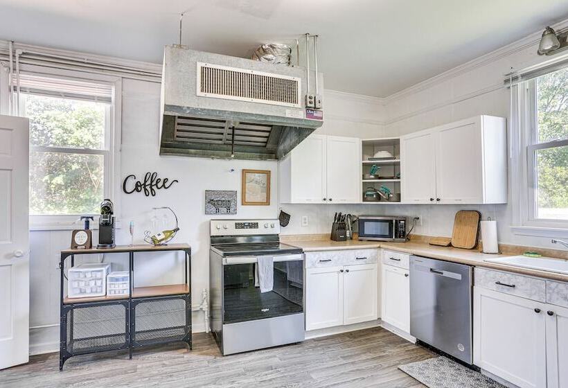 Jackson Family Home ~ 5 Mi To Downtown!