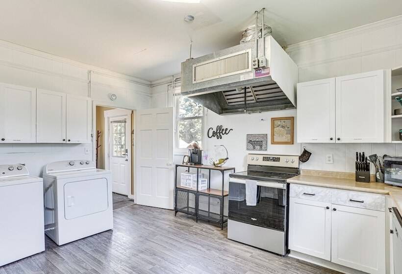 Jackson Family Home ~ 5 Mi To Downtown!