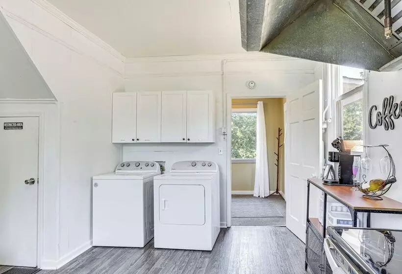 Jackson Family Home ~ 5 Mi To Downtown!