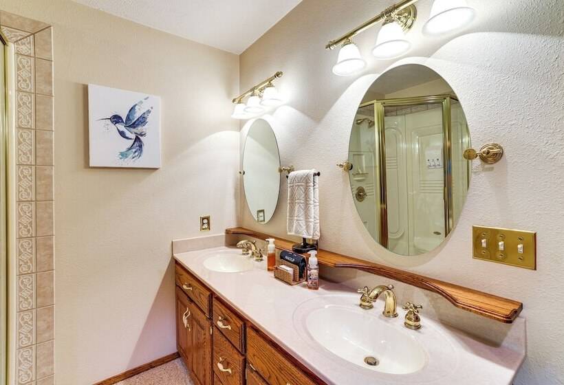 Just A Cast Away Cassville Cabin W/ Covered Deck