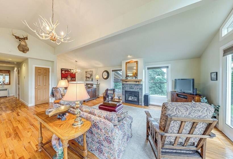 Lecompton Home W/ Private Pond & Fire Pit!