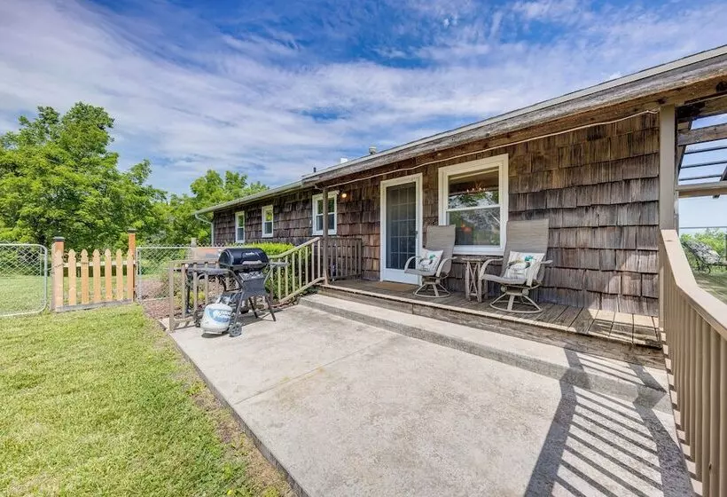 Lecompton Home W/ Private Pond & Fire Pit!