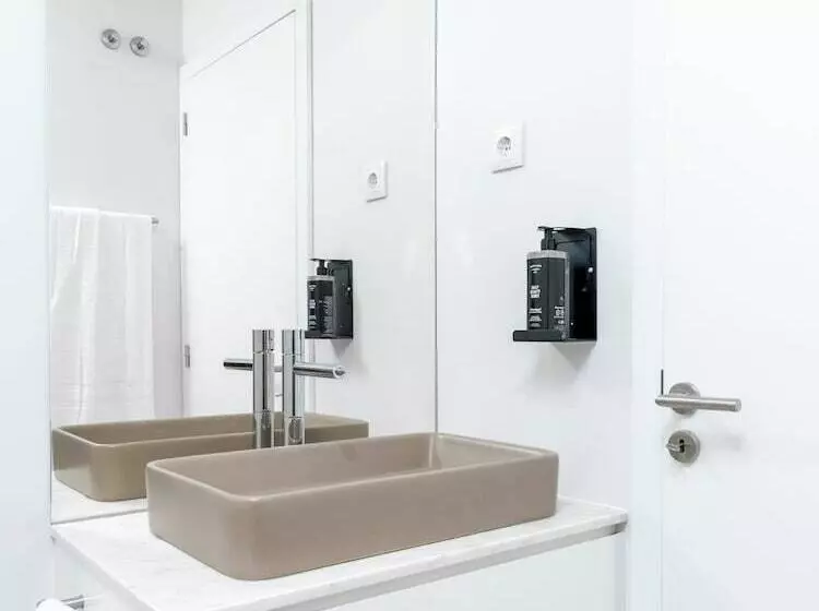 Limehome Evora Rua De Machede 61