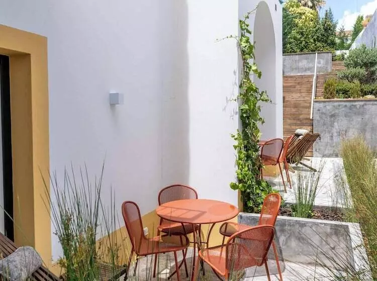 Limehome Evora Rua De Machede 61