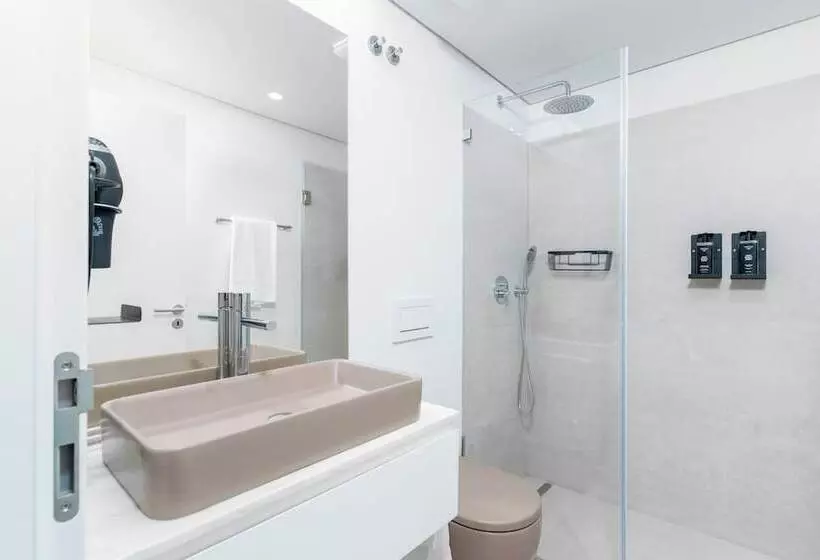 Limehome Evora Rua De Machede 61