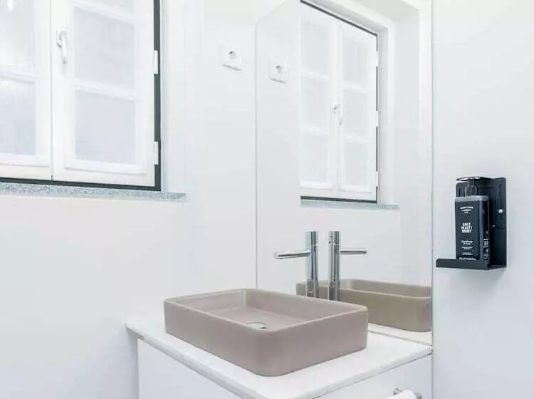 Limehome Evora Rua De Machede 61