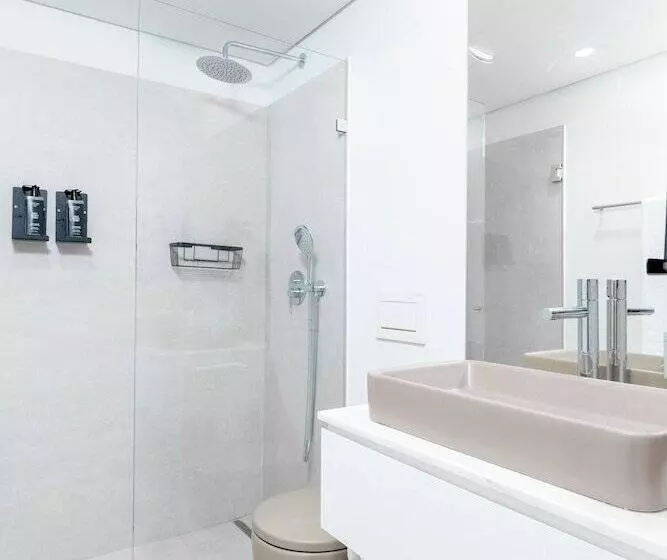 Limehome Evora Rua De Machede 61