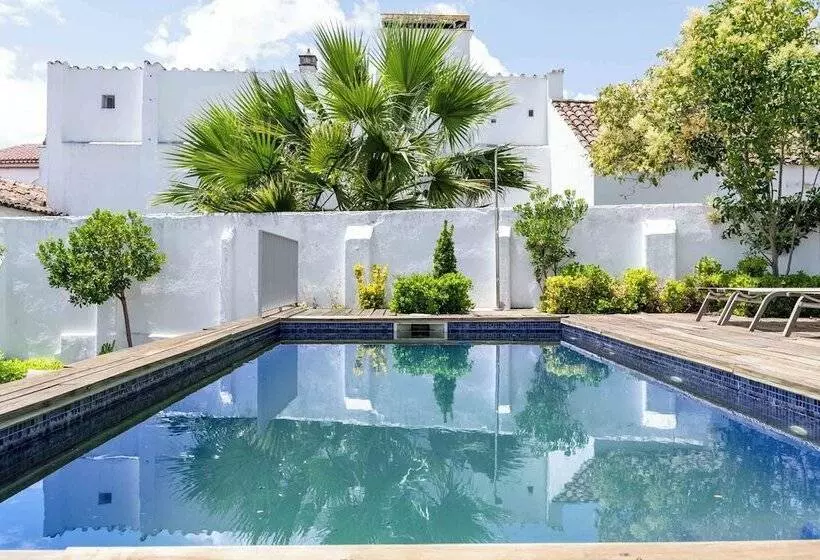 Limehome Evora Rua De Machede 61