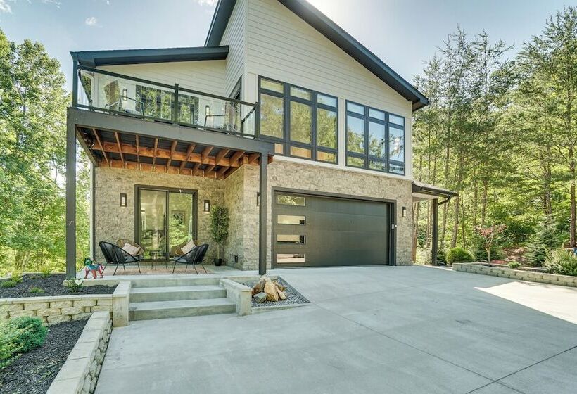 Luxury Modern Home On Golf Course W/ Game Room!