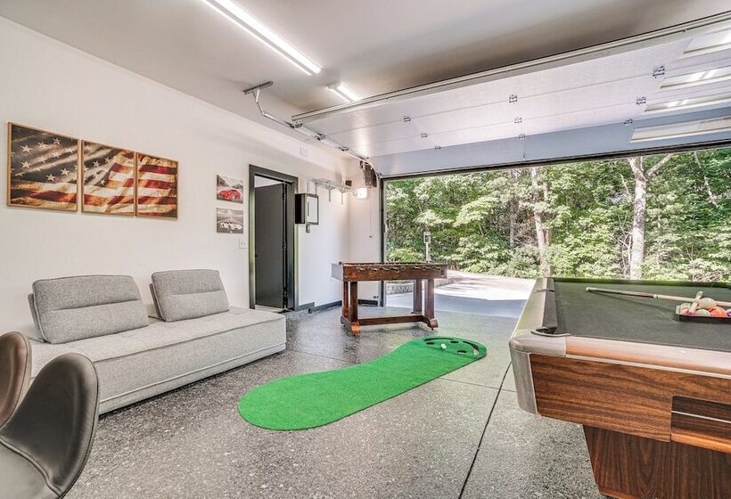 Luxury Modern Home On Golf Course W/ Game Room!