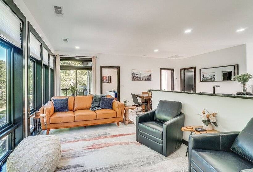 Luxury Modern Home On Golf Course W/ Game Room!