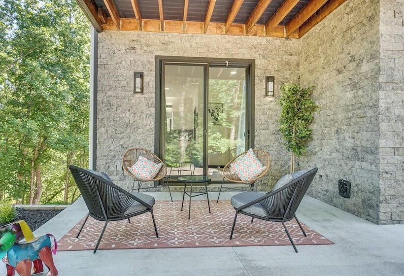 Luxury Modern Home On Golf Course W/ Game Room!