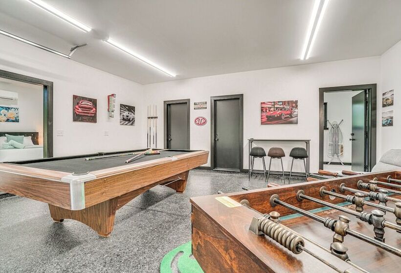 Luxury Modern Home On Golf Course W/ Game Room!
