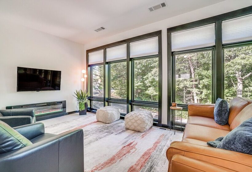 Luxury Modern Home On Golf Course W/ Game Room!