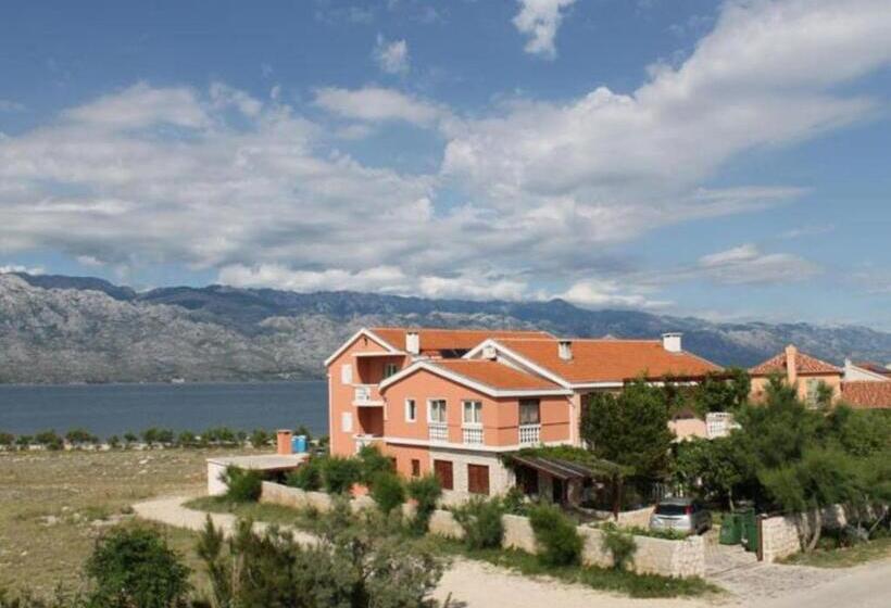 بنسيون Apartments Ata