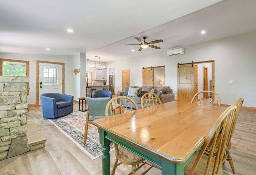 Pet Friendly Waynesville Cabin W/ Deck & Mtn Views