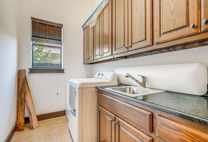 Huge Lake Travis Family House W/ Ev Charger!