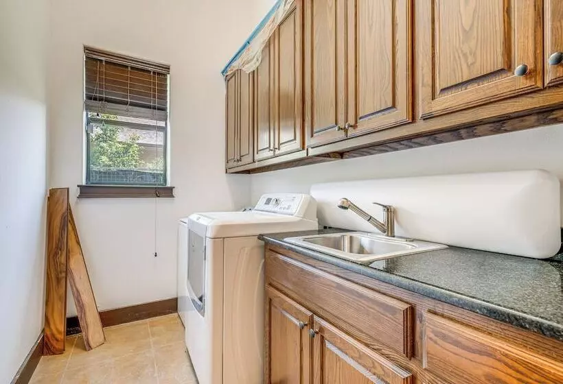 Huge Lake Travis Family House W/ Ev Charger!