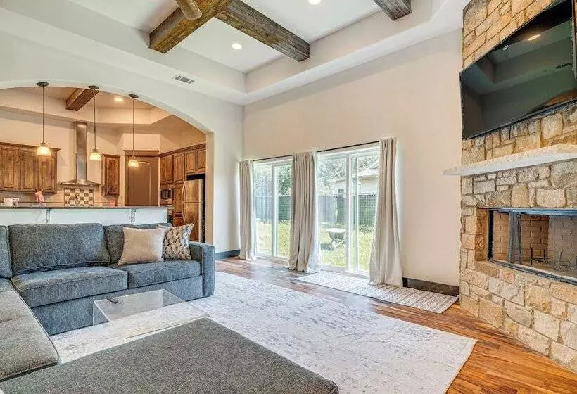 Huge Lake Travis Family House W/ Ev Charger!