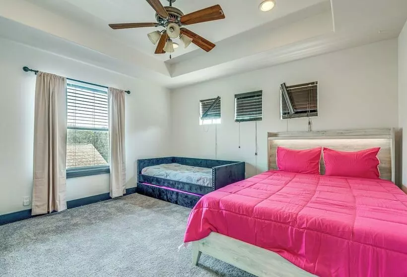 Huge Lake Travis Family House W/ Ev Charger!