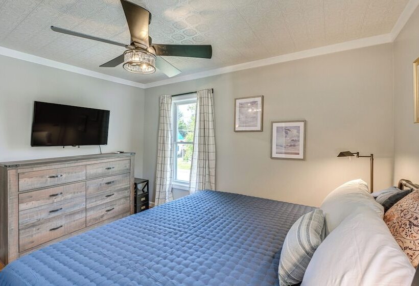 Presque Isle Home W/ Screened Porch Near River!