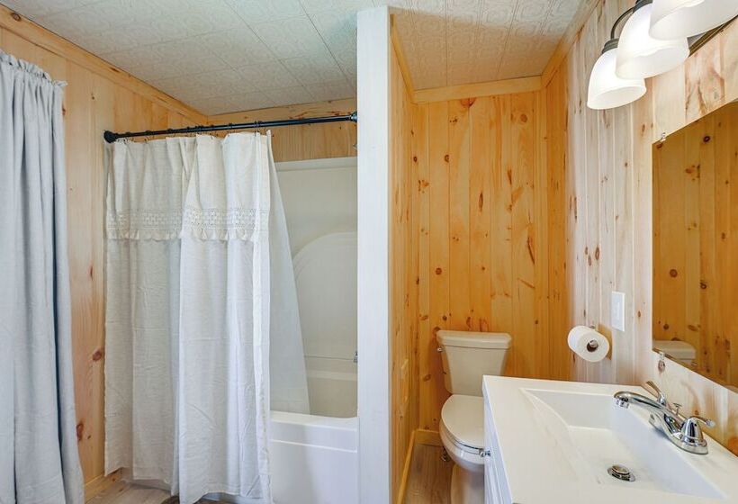 Presque Isle Home W/ Screened Porch Near River!