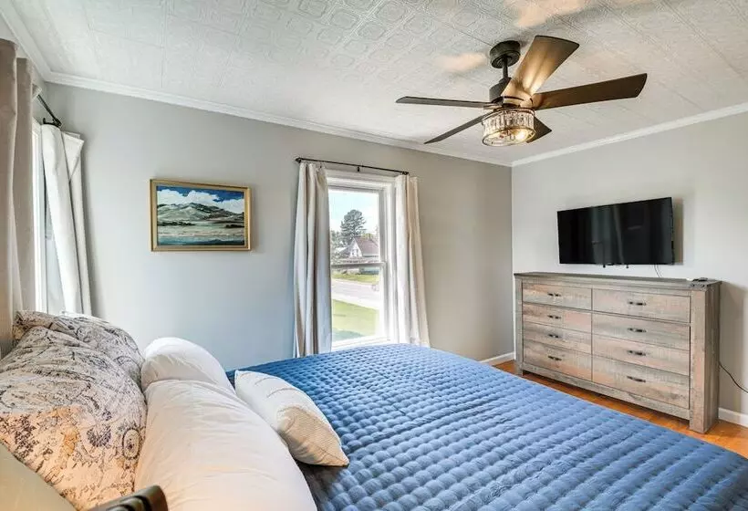 Presque Isle Home W/ Screened Porch Near River!