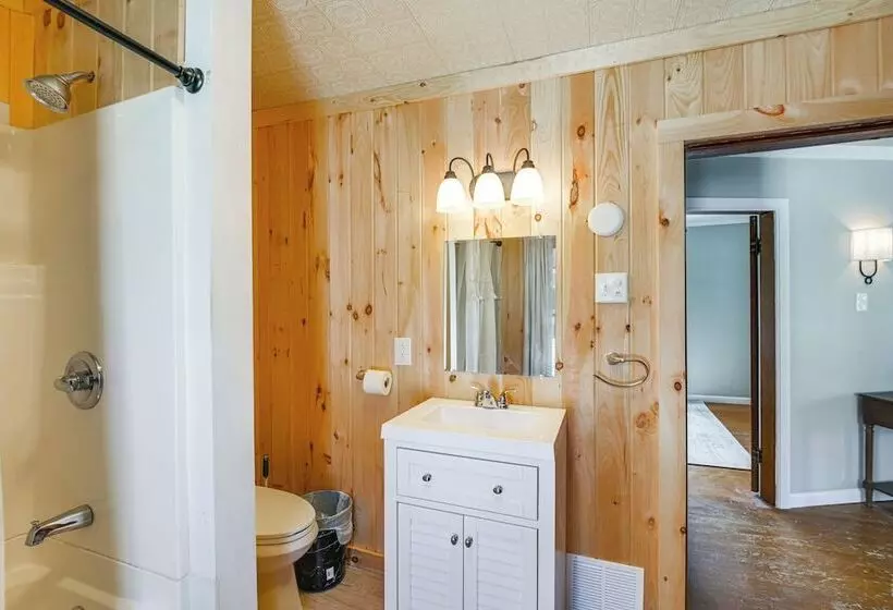Presque Isle Home W/ Screened Porch Near River!