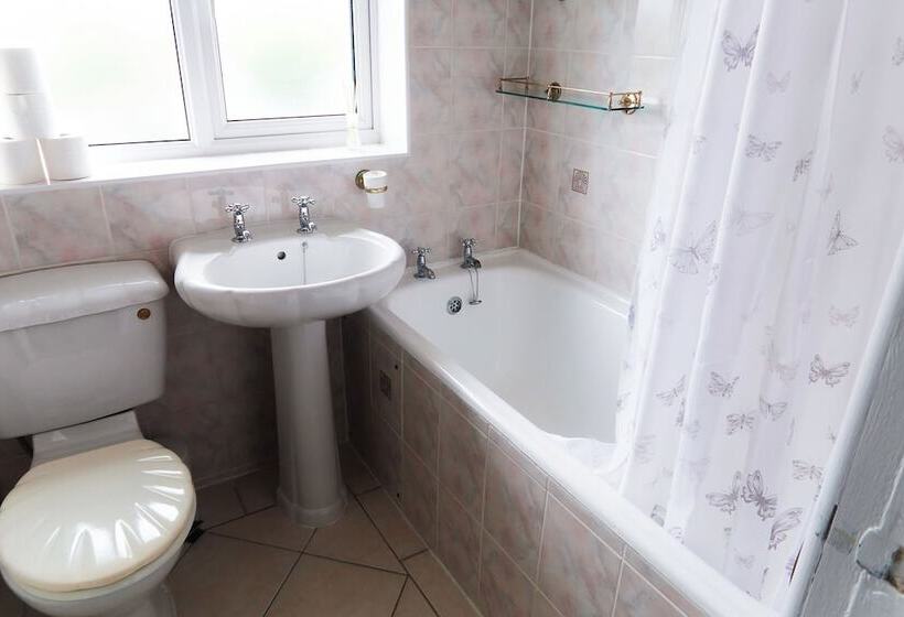 إقامة 3br Sleeps5 Parking Neartrainstation