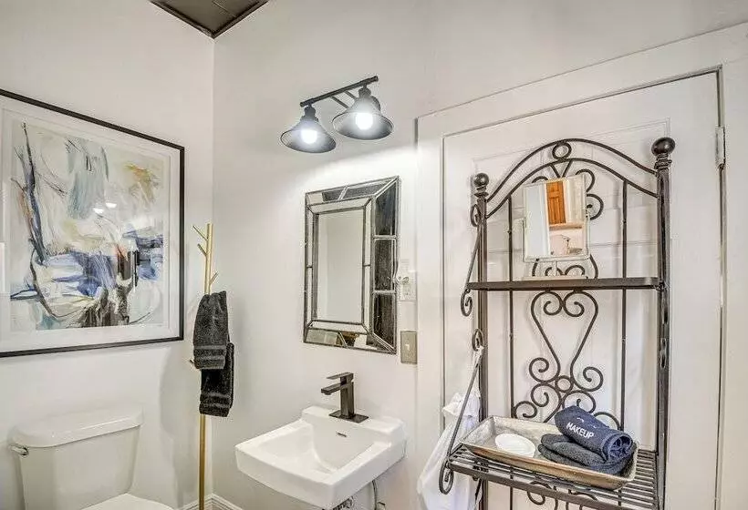 Walk To Historic Dtwn: Sanford Home W/ Gas Grill!