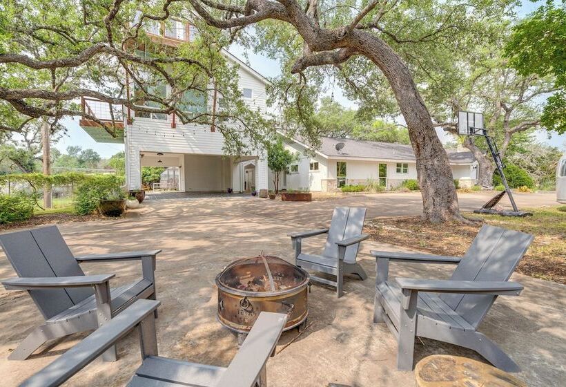 Large Austin Home W/ Lake Travis Views & Fire Pit