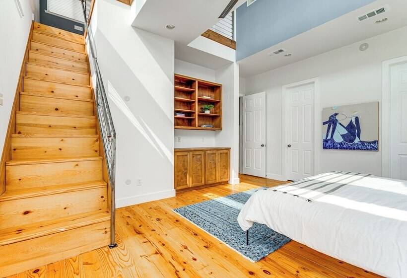 Large Austin Home W/ Lake Travis Views & Fire Pit