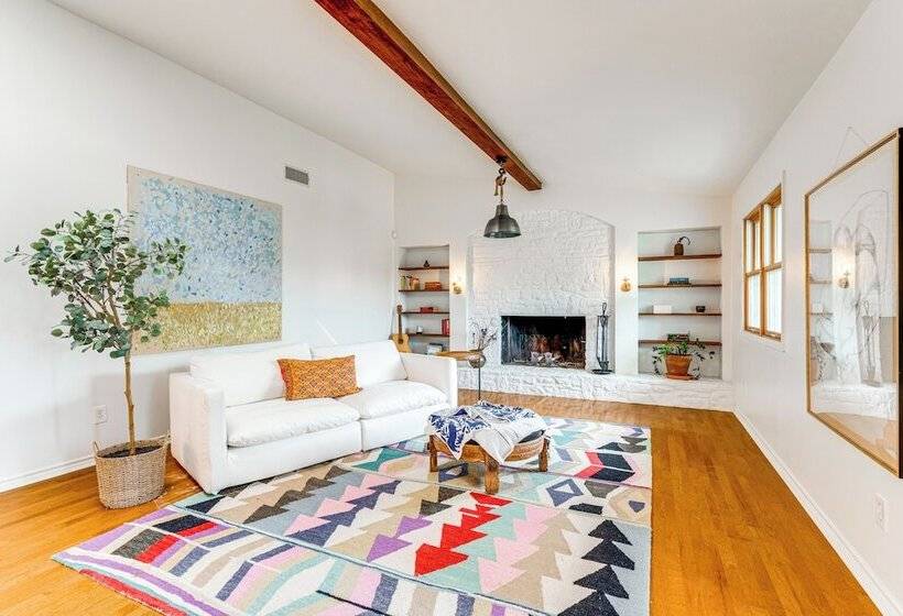 Large Austin Home W/ Lake Travis Views & Fire Pit