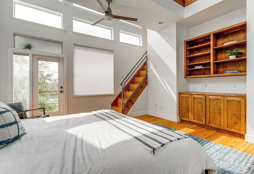 Large Austin Home W/ Lake Travis Views & Fire Pit