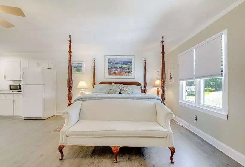 Waterfront Cambridge Home: Pool & Dock!