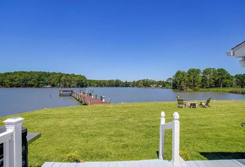 Waterfront Cambridge Home: Pool & Dock!