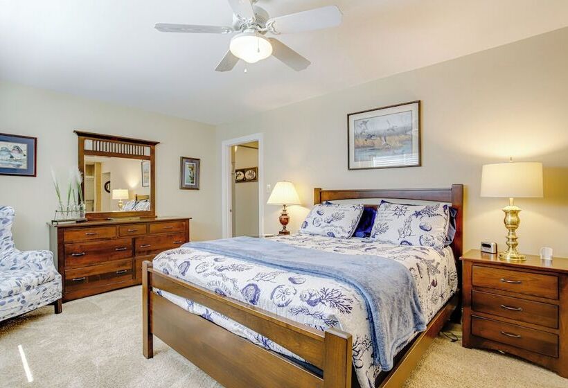 Waterfront Cambridge Home: Pool & Dock!