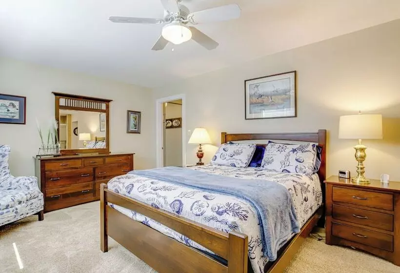 Waterfront Cambridge Home: Pool & Dock!