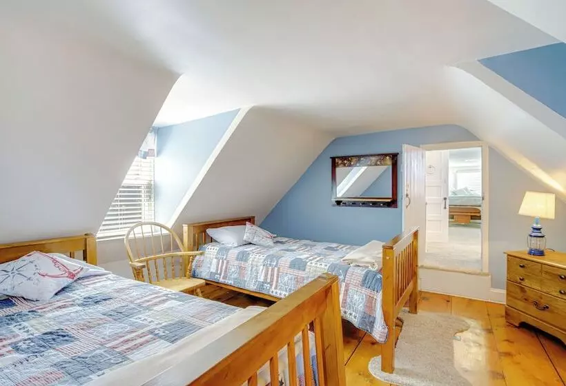 Waterfront Cambridge Home: Pool & Dock!