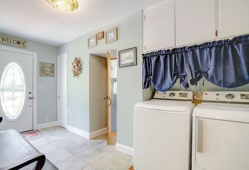 Waterfront Cambridge Home: Pool & Dock!