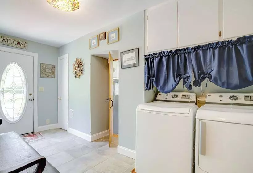 Waterfront Cambridge Home: Pool & Dock!