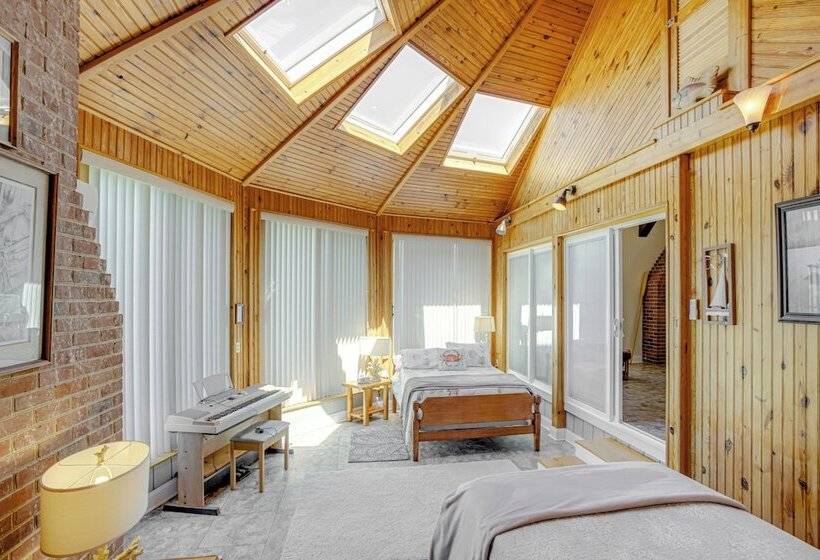 Waterfront Cambridge Home: Pool & Dock!