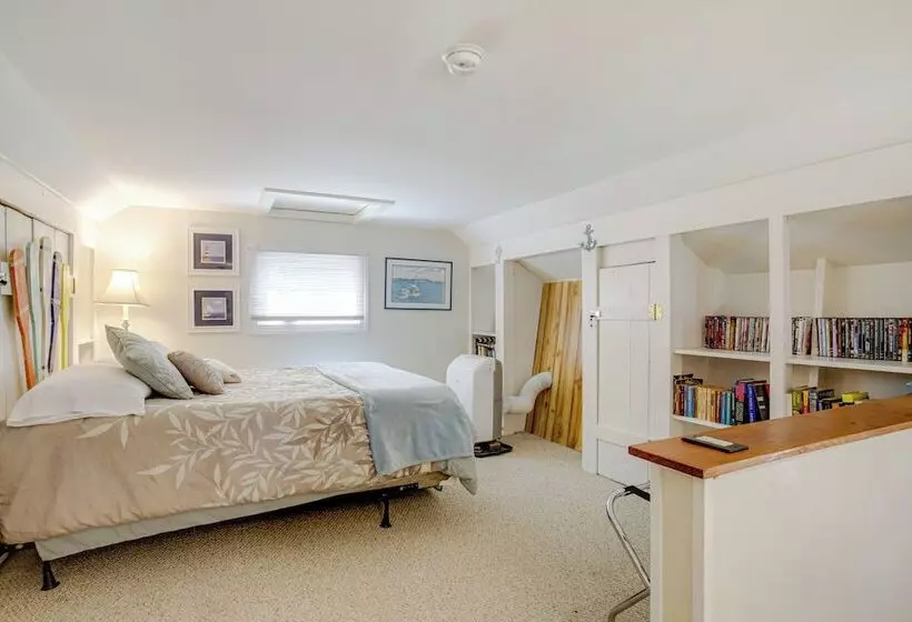 Waterfront Cambridge Home: Pool & Dock!