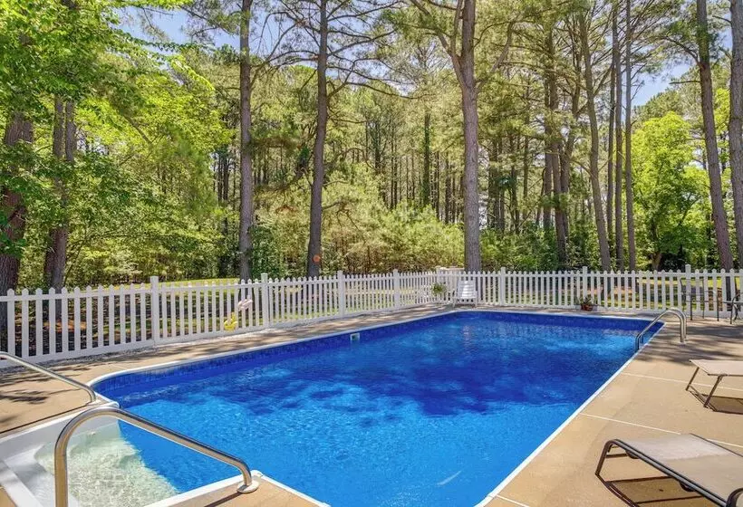Waterfront Cambridge Home: Pool & Dock!