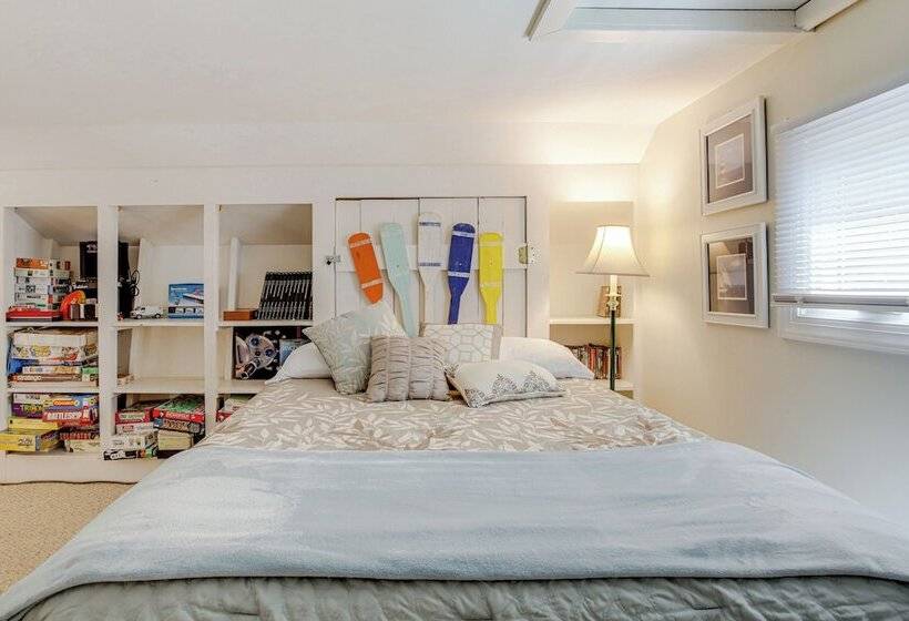 Waterfront Cambridge Home: Pool & Dock!