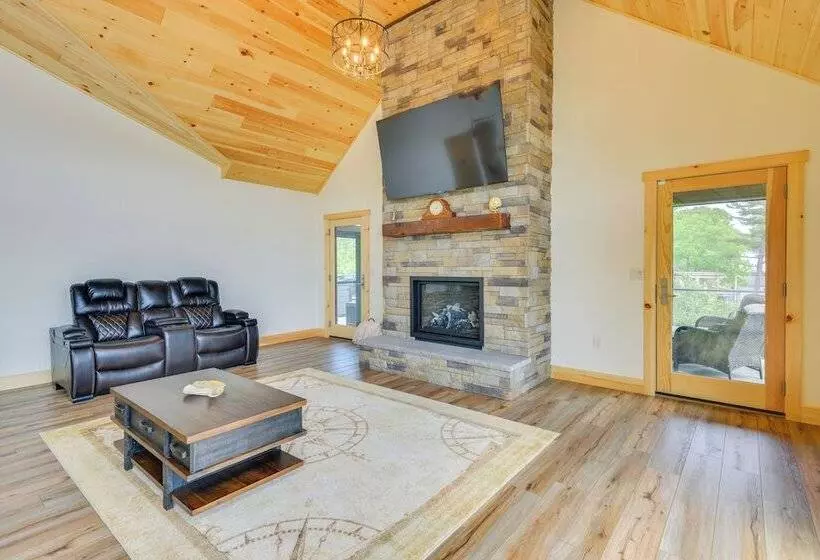 Hot Tub & Dock: Waterfront Wellesley Island Home!