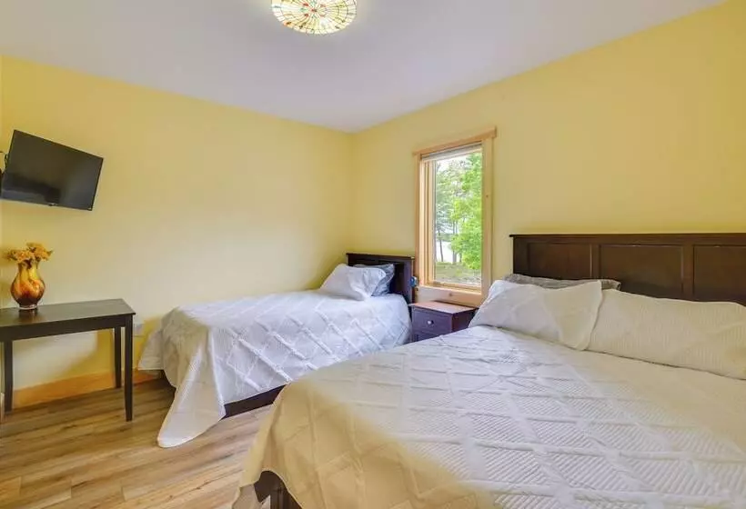 Hot Tub & Dock: Waterfront Wellesley Island Home!