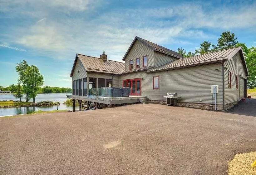 Hot Tub & Dock: Waterfront Wellesley Island Home!