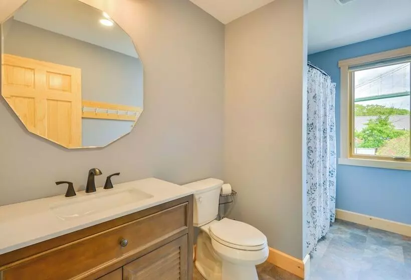 Hot Tub & Dock: Waterfront Wellesley Island Home!