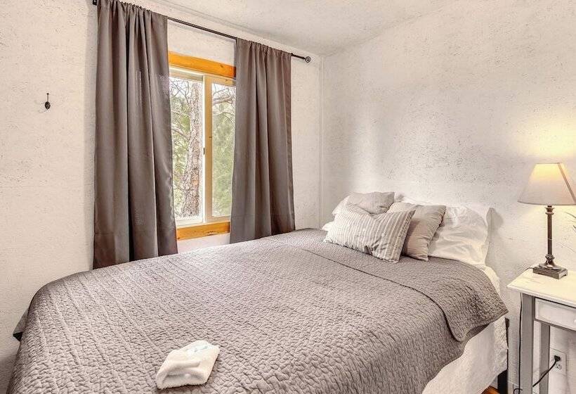 Wyoming Cabin ~ 2 Mi To Glendo State Park!